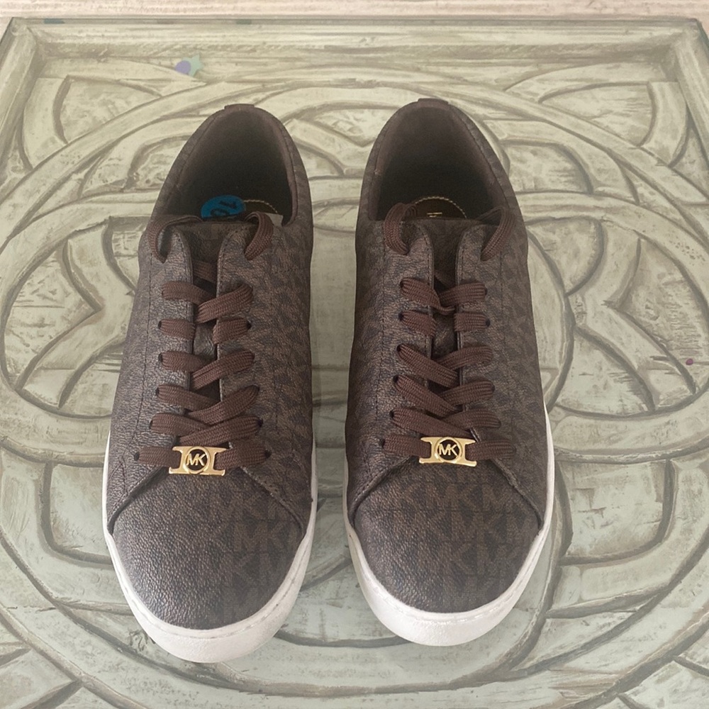 Womens shoes